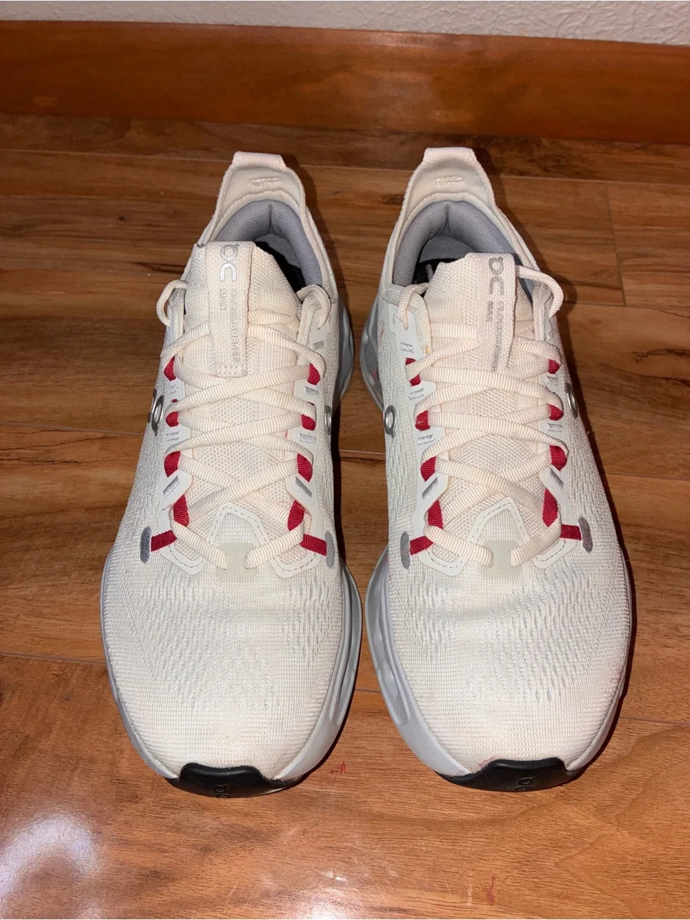 On Cloud Women’s Cloudsurfer Max Athletic Running Shoes Sneakers- size 9